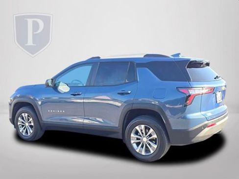 Certified 2025 Chevrolet Equinox LT w/ Convenience Package II FWD image 9