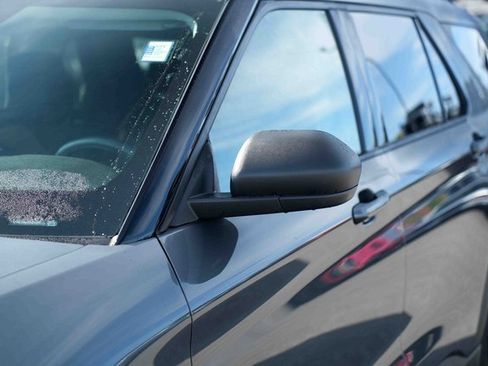 Used 2023 Ford Explorer XLT image 10