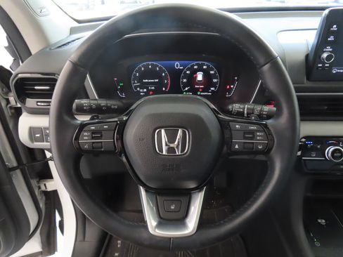 Used 2023 Honda Pilot Elite image 15