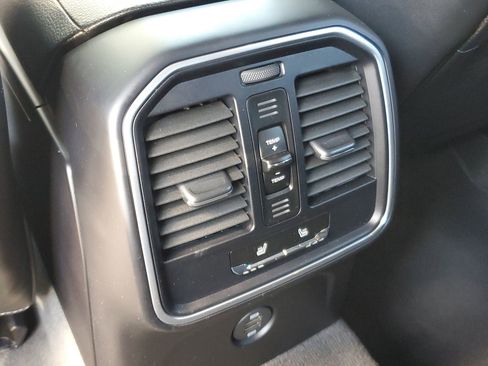 Used 2018 Porsche Macan S image 12