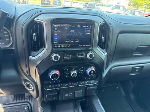 Certified 2022 GMC Sierra 2500 Denali w/ Denali Black Diamond Edition AWD/4WD image 12