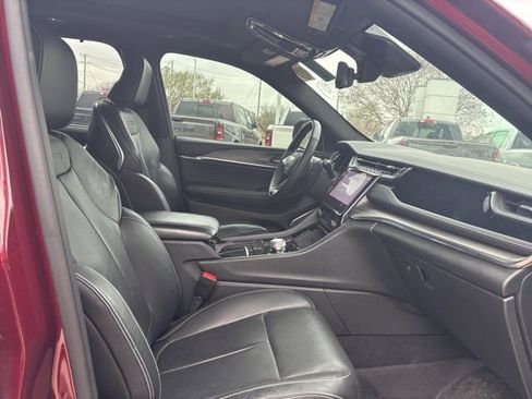 Used 2023 Jeep Grand Cherokee Overland w/ Adv Protech Group III image 10