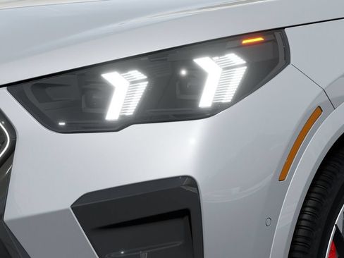 New 2027 BMW X2 xDrive28i AWD/4WD image 6