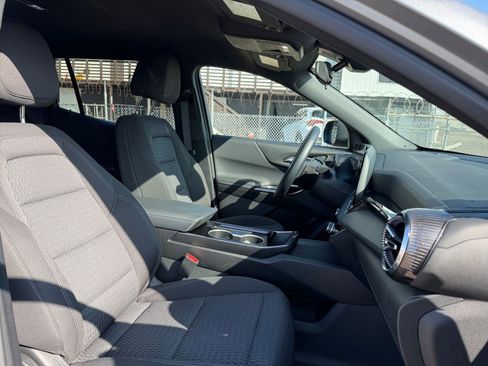 Used 2025 Chevrolet Equinox LT image 35