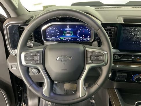Used 2024 Chevrolet Silverado 1500 LT Trail Boss AWD/4WD image 15