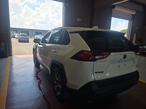 Used 2023 Toyota RAV4 XLE w/ Convenience Package AWD/4WD image 6