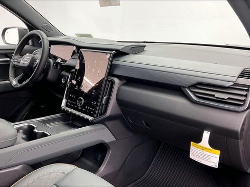 New 2026 GMC Acadia AT4 w/ Luxury Package AWD/4WD image 6