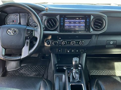 Used 2019 Toyota Tacoma TRD Off-Road AWD/4WD image 13