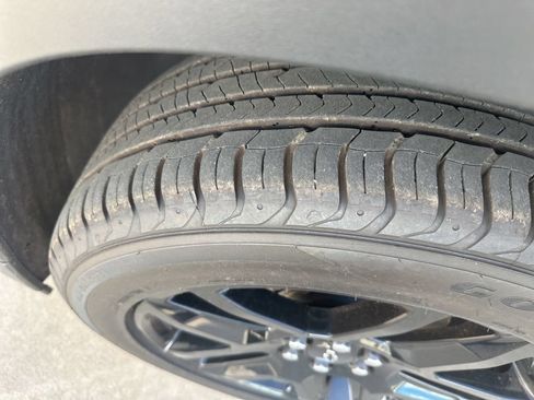 Used 2019 Chevrolet Traverse LT w/ LT Premium Package FWD image 34