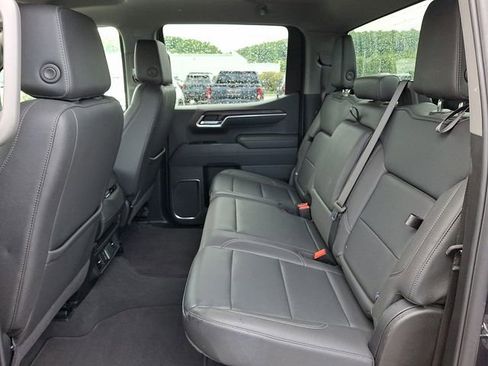 Used 2025 GMC Sierra 1500 SLT AWD/4WD image 10