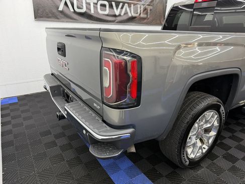 Used 2017 GMC Sierra 1500 SLT AWD/4WD image 3
