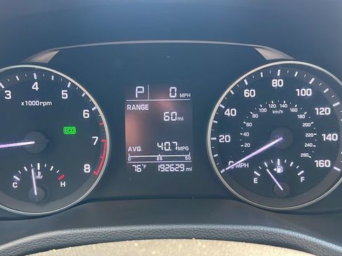 Used 2018 Hyundai Elantra SE FWD image 18