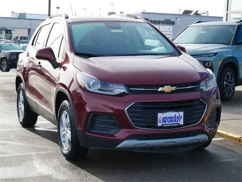 Used 2022 Chevrolet Trax LT w/ LT Convenience Package image 24