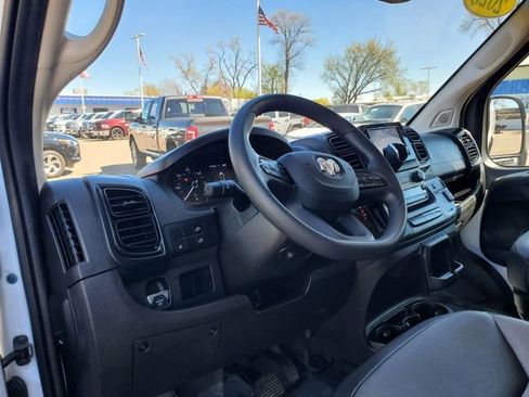 Used 2025 RAM ProMaster 2500 w/ Convenience Group FWD image 8
