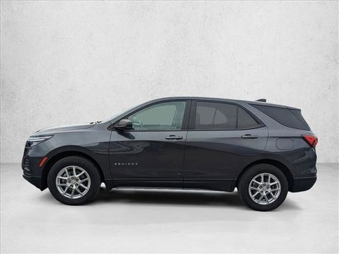 Used 2022 Chevrolet Equinox LS w/ LS Convenience Package image 9