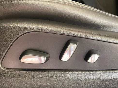 Used 2019 Cadillac XT5 Luxury image 16