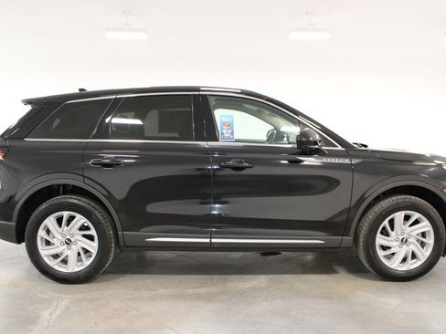 Used 2024 Lincoln Corsair FWD image 11