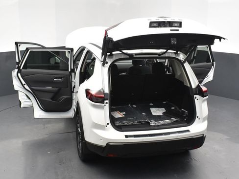 New 2026 Nissan Rogue SV w/ Cold Weather Package image 31