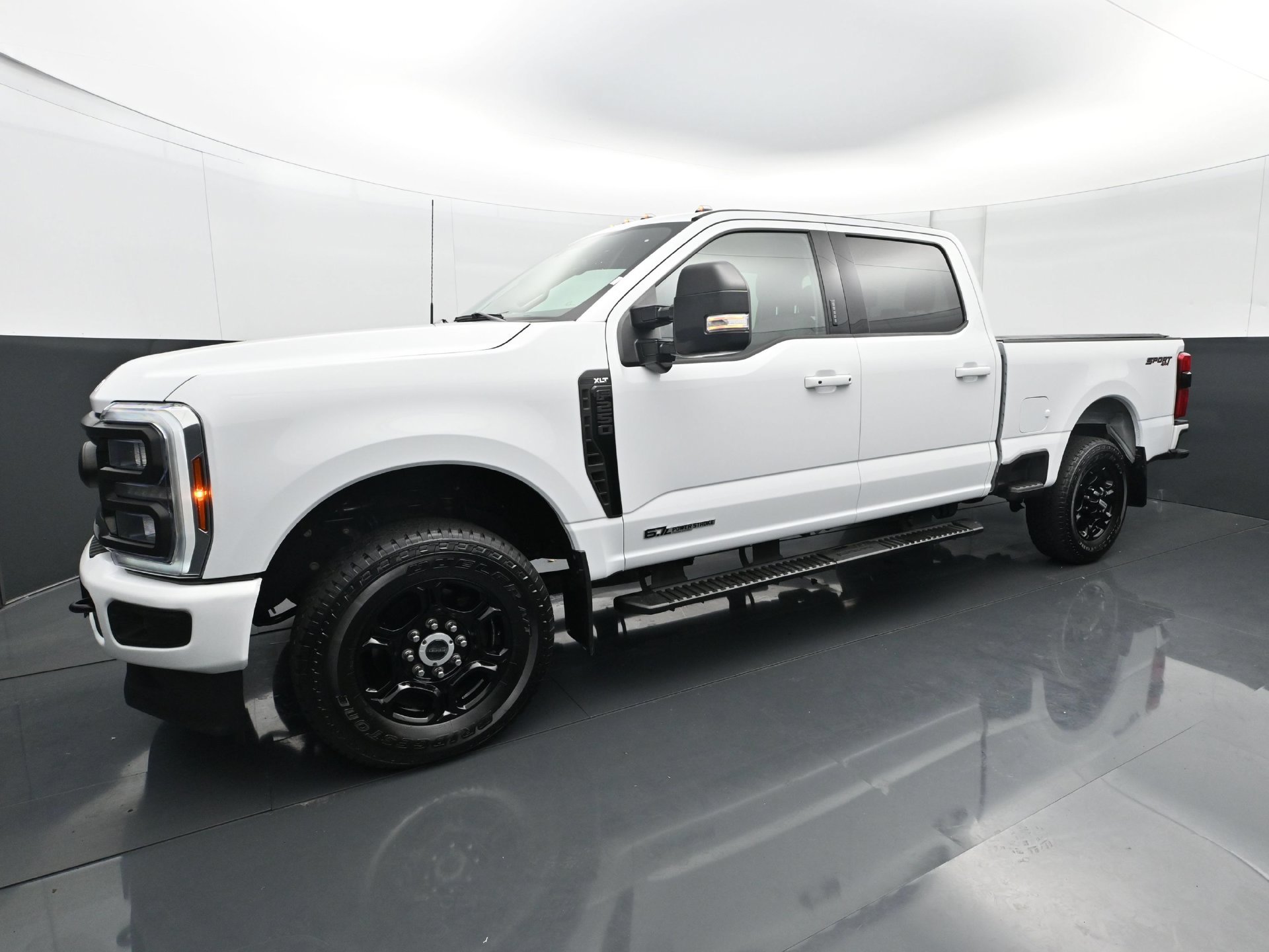 Used 2024 Ford F250 XLT w/ XLT Premium Package AWD/4WD image 2