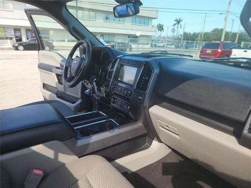 Used 2018 Ford F150 XLT w/ Equipment Group 302A Luxury image 26