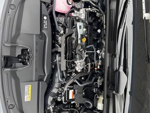 Used 2026 Toyota Prius Plug-In Hybrid FWD image 32