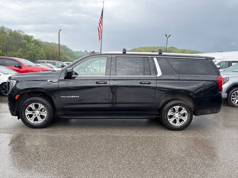 Used 2022 GMC Yukon XL SLE w/ Gmc Pro Safety Plus Package AWD/4WD image 2