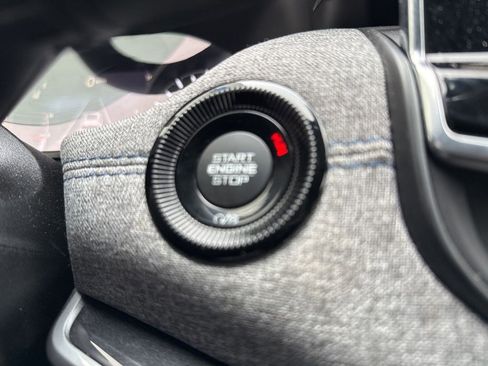 Used 2024 Jeep Compass Latitude image 13