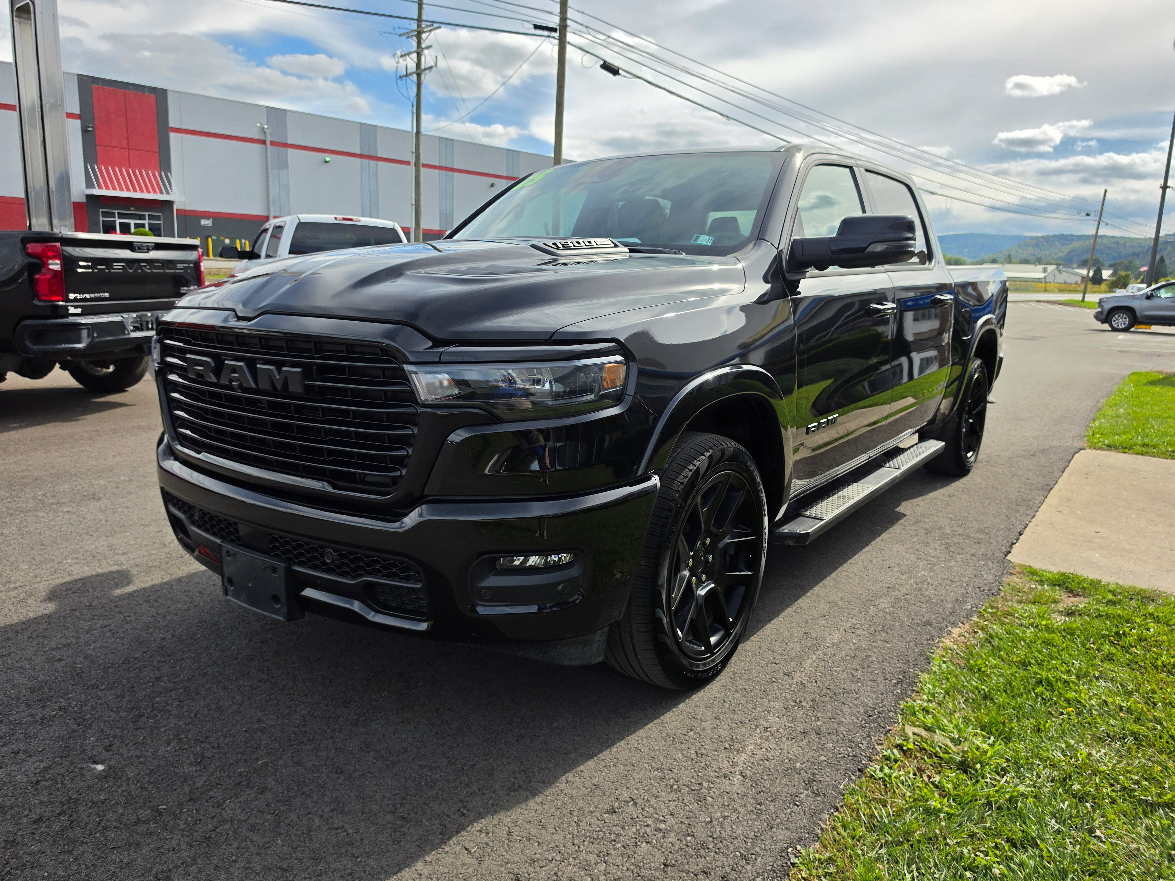 Used 2025 RAM 1500 Laramie w/ Night Edition AWD/4WD image 8