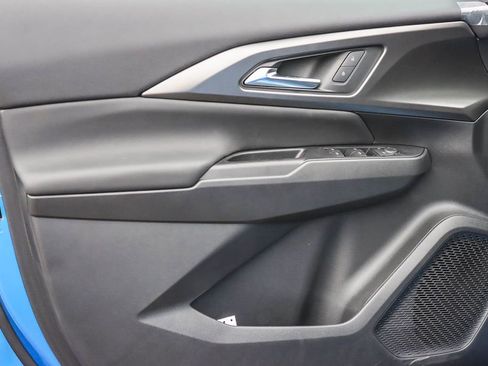 New 2026 Chevrolet Equinox EV LT image 17