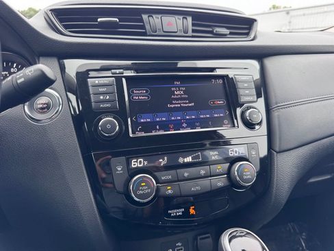 Used 2019 Nissan Rogue SL AWD/4WD image 31