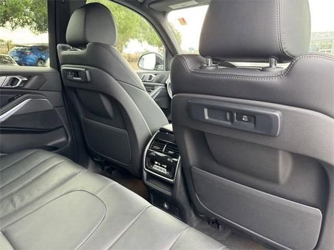 Used 2022 BMW X5 xDrive40i w/ Premium Package AWD/4WD image 11