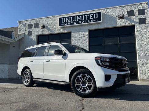 Used 2025 Ford Expedition Active AWD/4WD image 32
