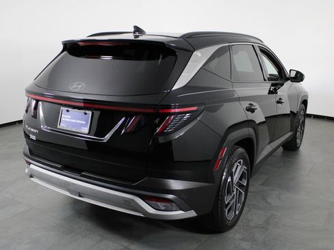 Certified 2025 Hyundai Tucson Limited image 15