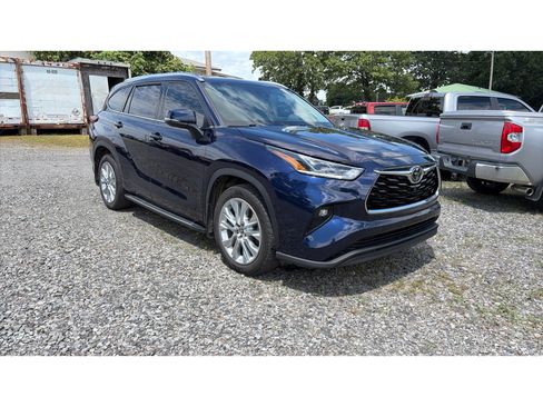 Used 2021 Toyota Highlander Limited AWD/4WD image 2