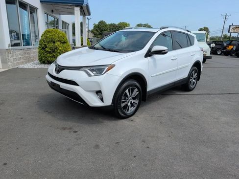 Used 2017 Toyota RAV4 XLE w/ Carpet Mat Package AWD/4WD image 13