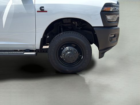 New 2026 RAM 3500 Tradesman AWD/4WD image 9