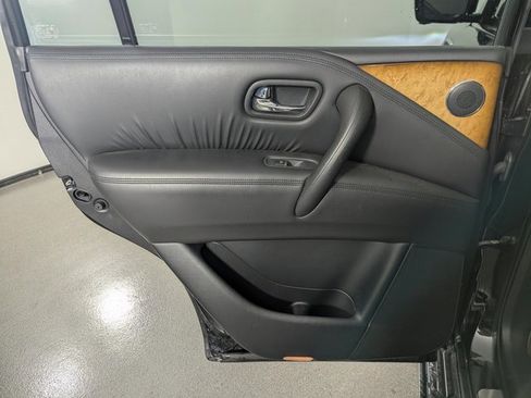 Used 2014 INFINITI QX80 4WD w/ Theater Package image 14