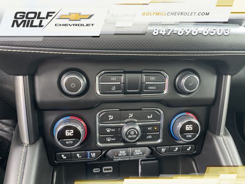 Used 2024 Chevrolet Suburban Premier AWD/4WD image 26