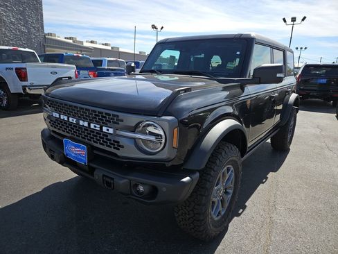 New 2025 Ford Bronco Badlands image 4