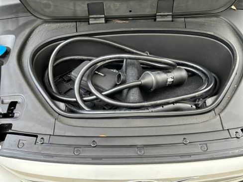 Used 2023 Volvo XC40 Recharge Ultimate w/ Protection Package Premier image 9