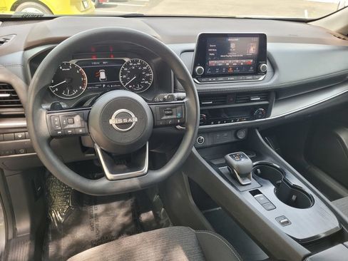 Used 2023 Nissan Rogue SV FWD image 18
