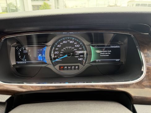 Used 2014 Ford Taurus Limited w/ Equipment Group 301A FWD image 35