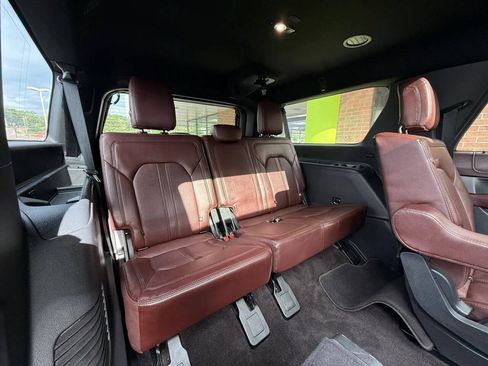 Used 2022 Ford Expedition Max Limited AWD/4WD image 14
