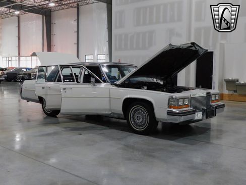 Used 1988 Cadillac Brougham image 20