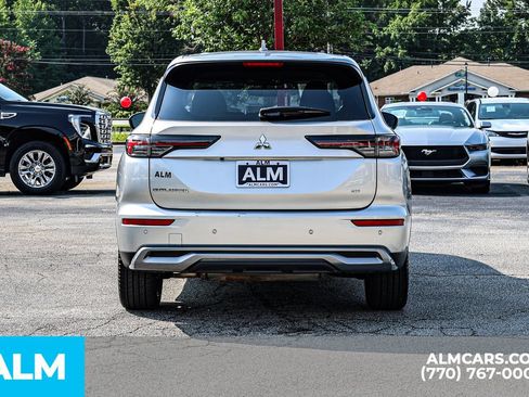Used 2025 Mitsubishi Outlander SE FWD image 11