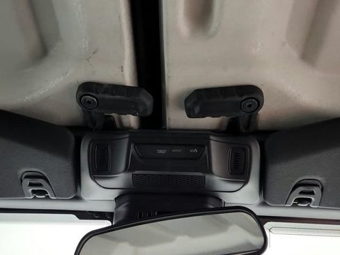 Used 2025 Jeep Wrangler Unlimited Sahara AWD/4WD image 40