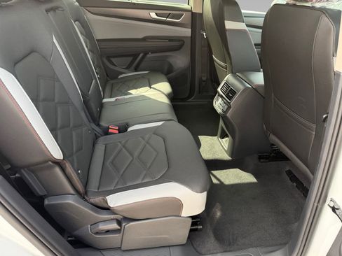 New 2026 Volkswagen Atlas Peak Edition image 13