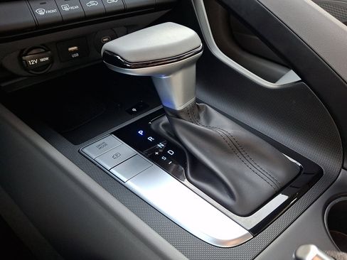 Used 2025 Hyundai Elantra Sport image 14