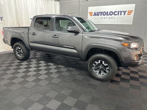Used 2021 Toyota Tacoma TRD Off-Road w/ Technology Package AWD/4WD image 3