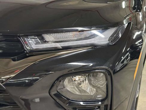 Used 2023 Chevrolet TrailBlazer RS w/ Sun and Liftgate Package AWD/4WD image 9